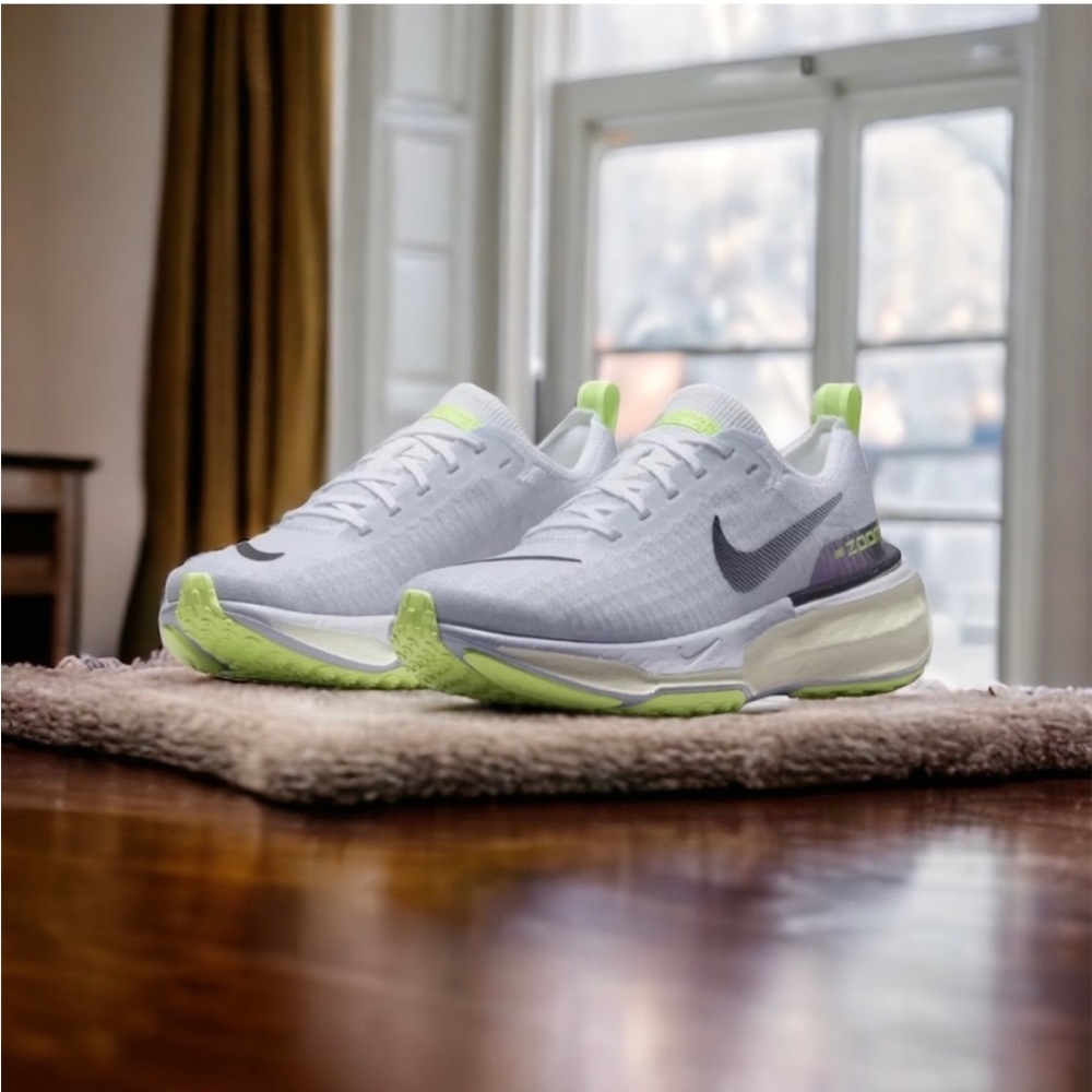 Nike Women's ZoomX Invincible Run Flyknit 3 Running Shoes